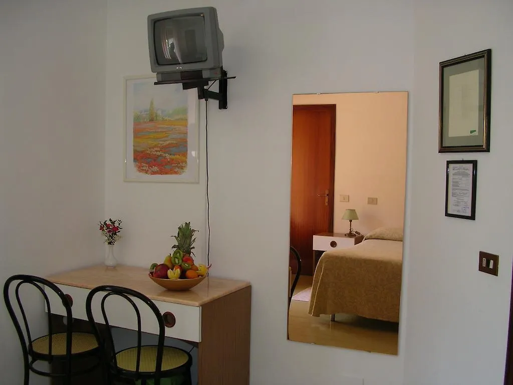 Albergo Tenda Verde Falconara Marittima 2*,